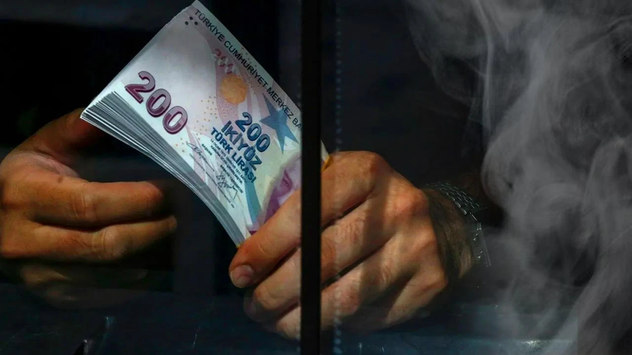 DİSK-AR: Asgari ücretli 9 ayda 64 bin TL kaybetti