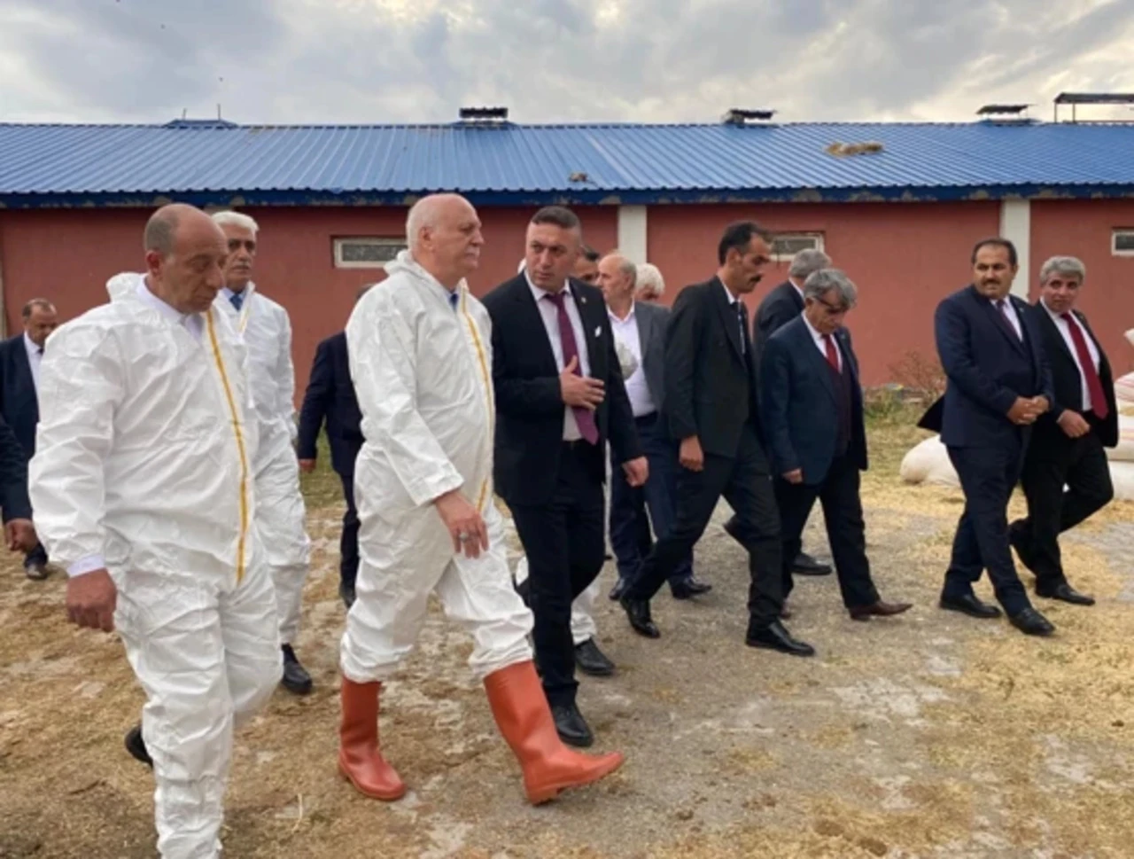 Bayraktar: Şap hastalığı afet kapsamında değerlendirilmeli