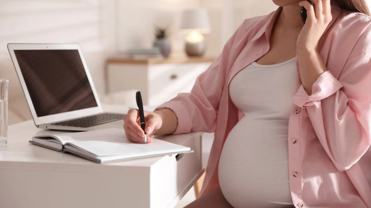 Çalışan ebeveynlere yeni haklar geliyor: İzinler yeniden düzenleniyor