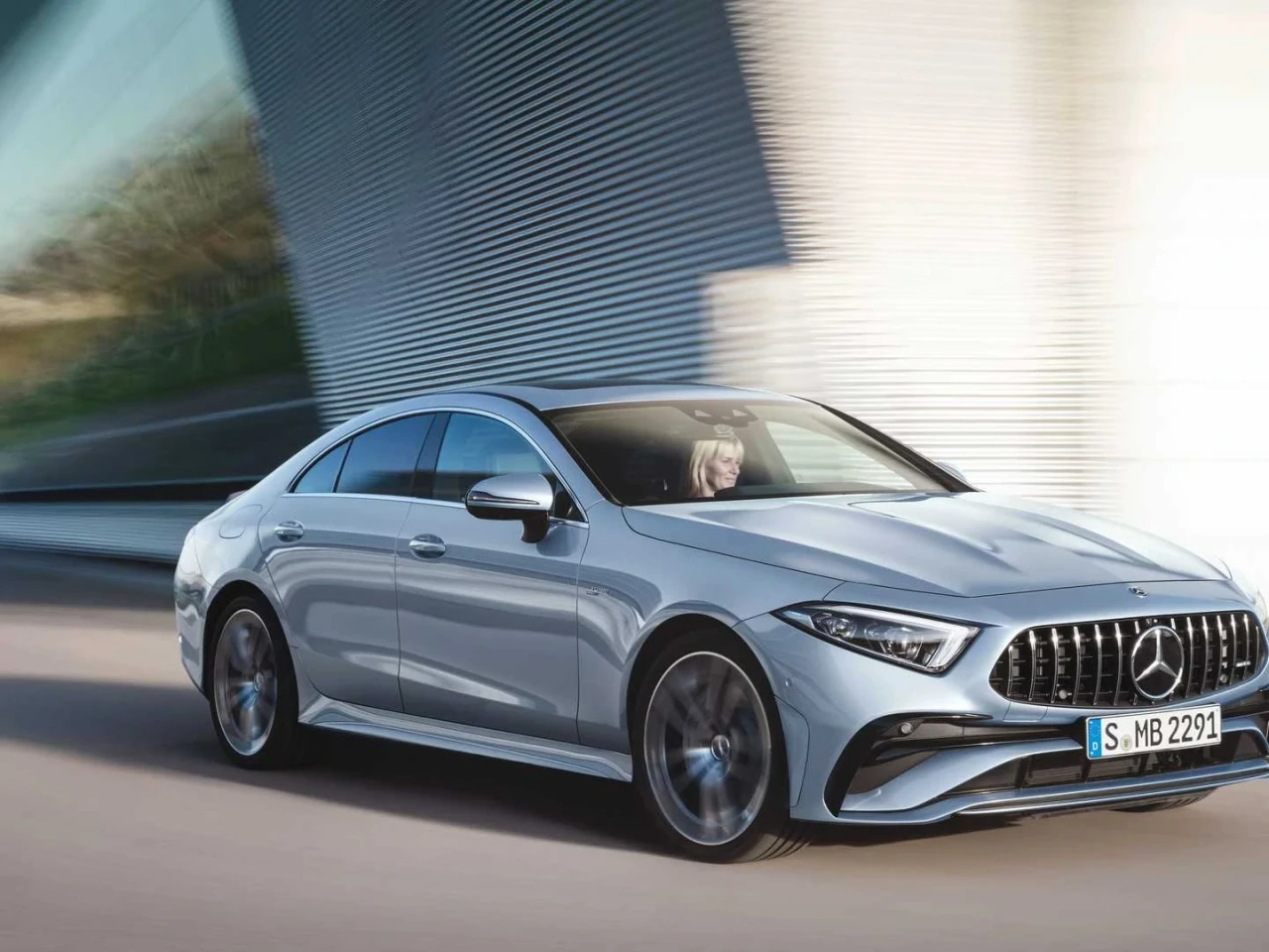 Küresel talep zayıfladı, Mercedes Benz vites küçülttü