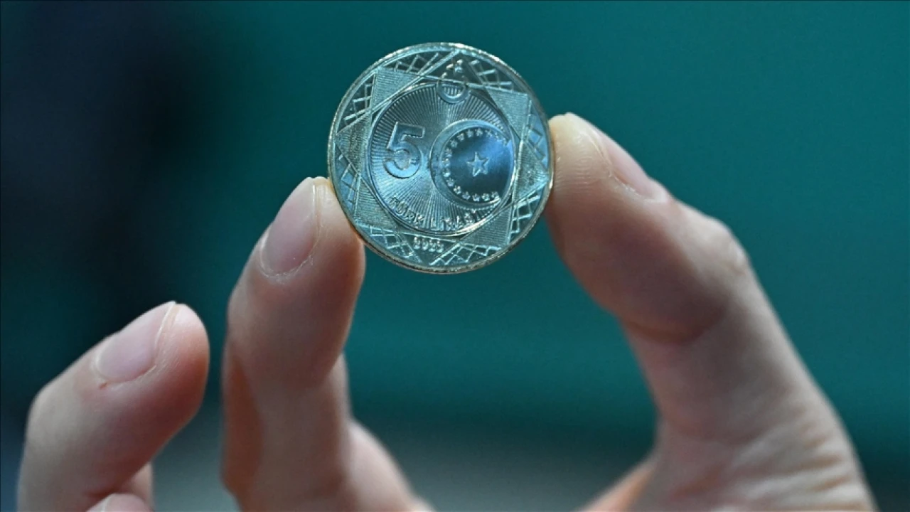 8 ay sonra yeniden: Yeni madeni paralar piyasada