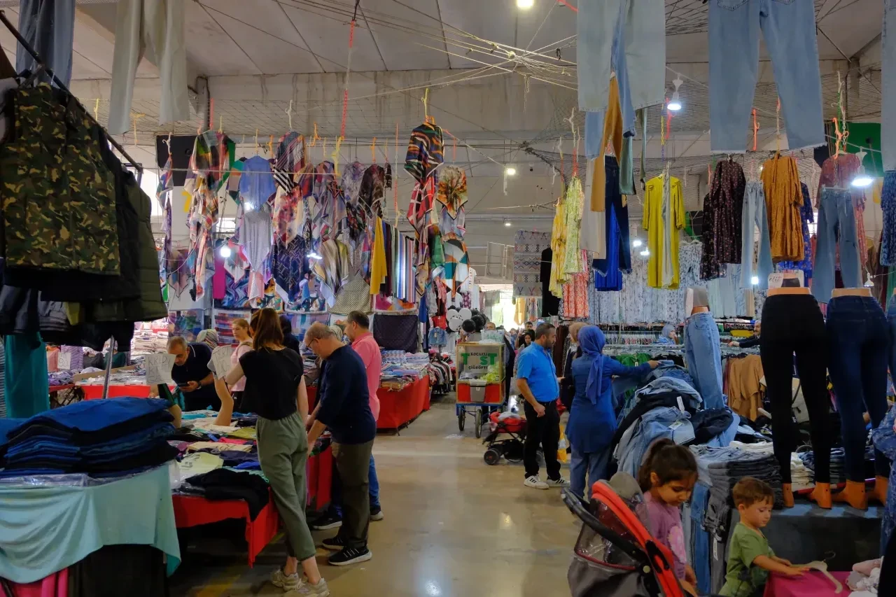 Kışlık kıyafette büyük kriz: Vatandaş yeni ürün alamıyor!