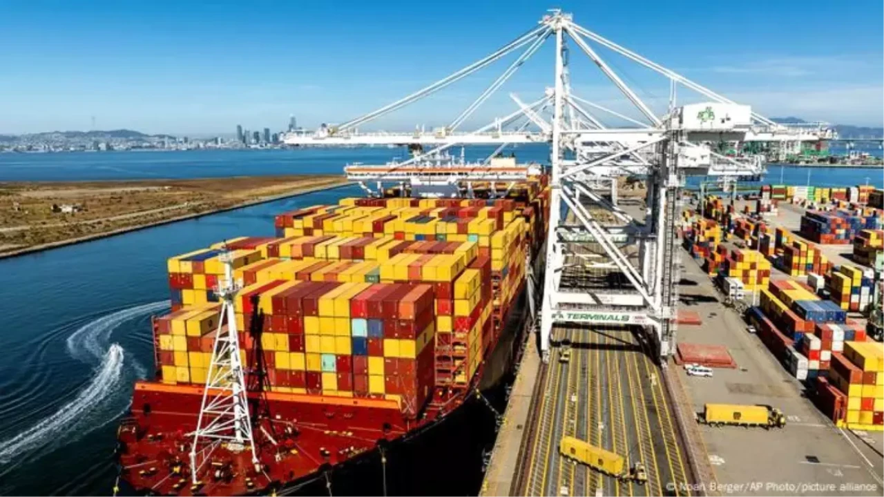 Gümrüklerde sahte evrak ve çalıntı araç operasyonu