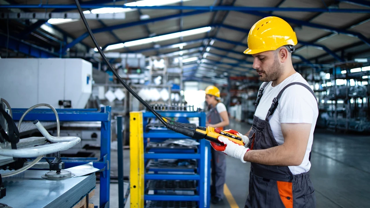 Sanayi üretimi ekimde yıllık yüzde 2,2 arttı