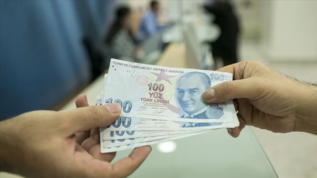 Bürokratlara 30 bin TL zam düzenlemesi gündemden çıkarıldı