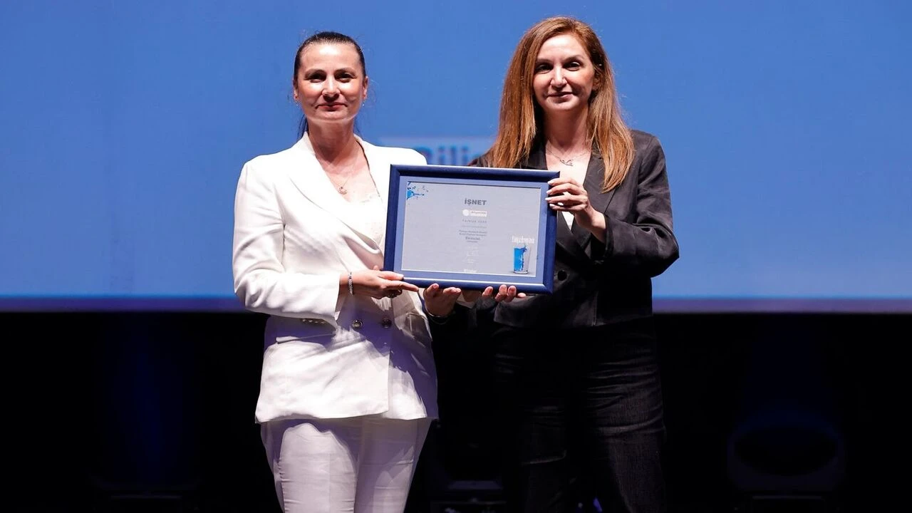 İşNet, Bilişim 500’de iki kategoride birincilik ödülü aldı