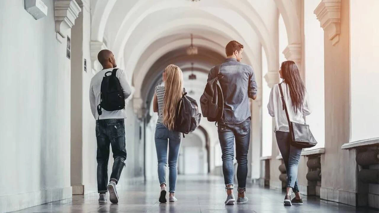 Üniversitelilere büyük destek: 22 kurumdan burs imkanı