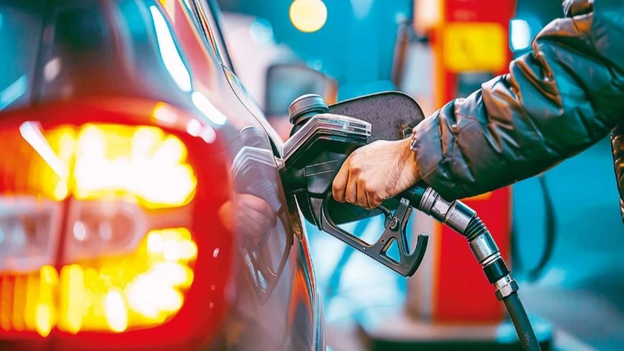 Sürücülere sabah sürprizi: Motorin fiyatları sert düştü!