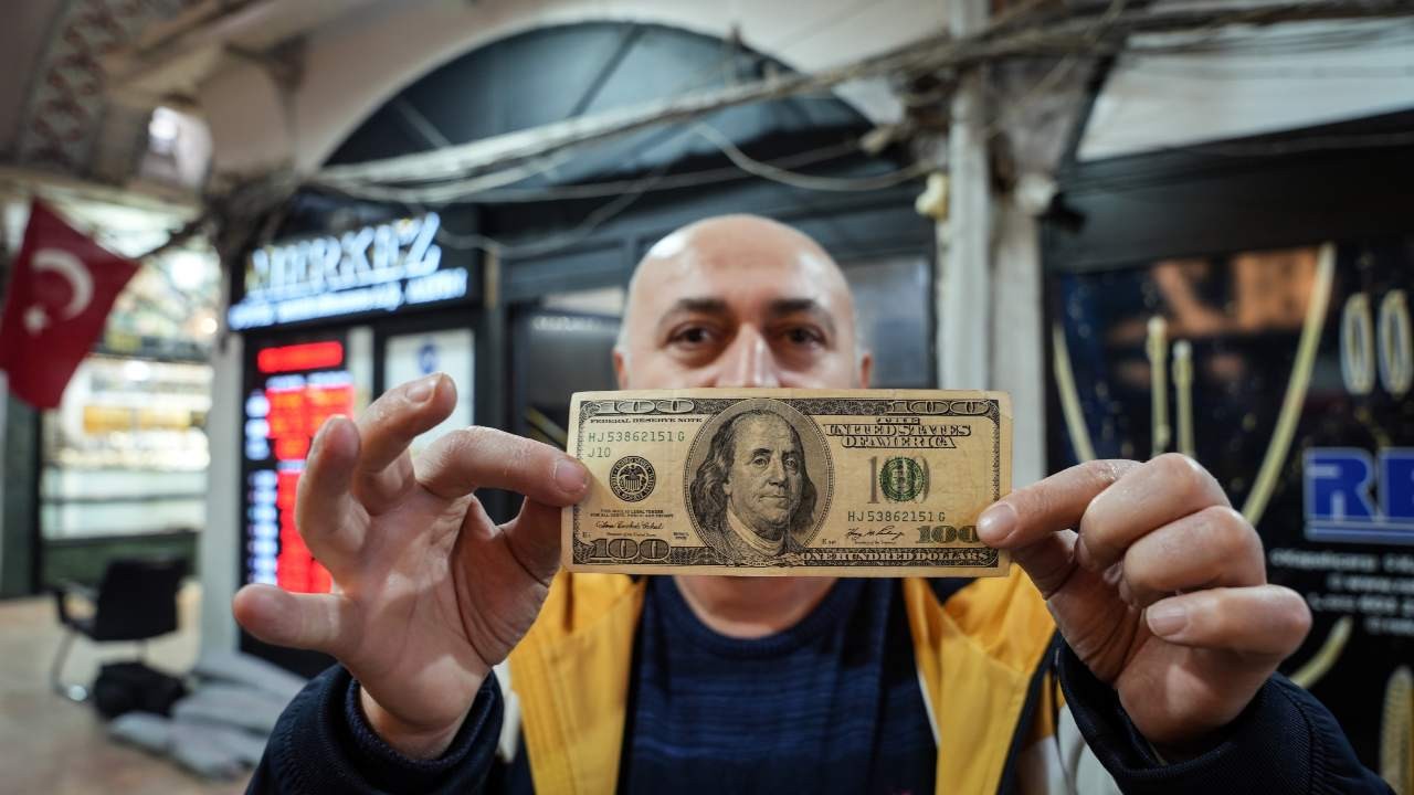 Sahte Dolar Krizi Geçici: Uzmanlar 15-20 Gün İçinde Normalleşme Bekliyor