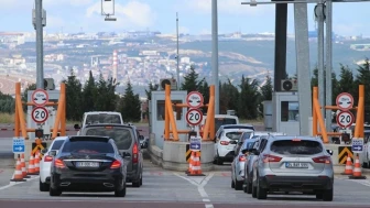 Bakan Uraloğlu açıkladı: Bayramda otoyol ve köprülerden 12,3 milyon araç geçti