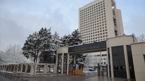 Hazine haftaya üç ihale ile borçlanmaya çıkıyor