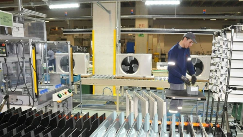 Sanayi üretiminde sınırlı artış: Yıllık yüzde 2,2