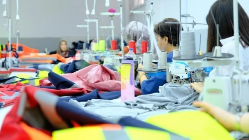 İstihdam büyüyor, sanayi geriliyor