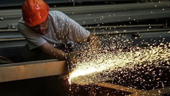İmalat PMI sert geriledi: Sanayide daralma hızlandı