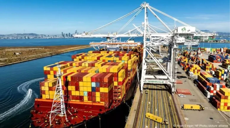 Gümrüklerde sahte evrak ve çalıntı araç operasyonu