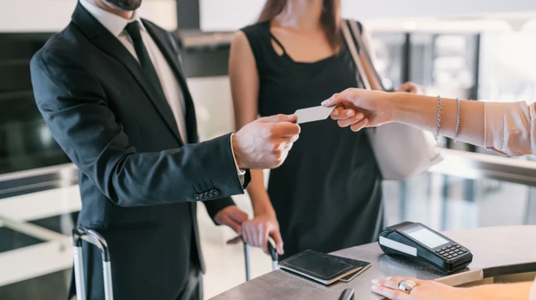 Otellerde kimlik fotokopisi dönemi resmen bitti