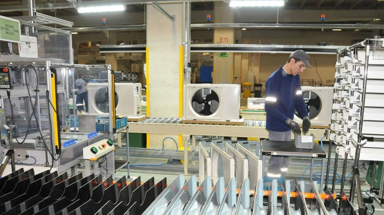 Sanayi üretiminde sınırlı artış: Yıllık yüzde 2,2